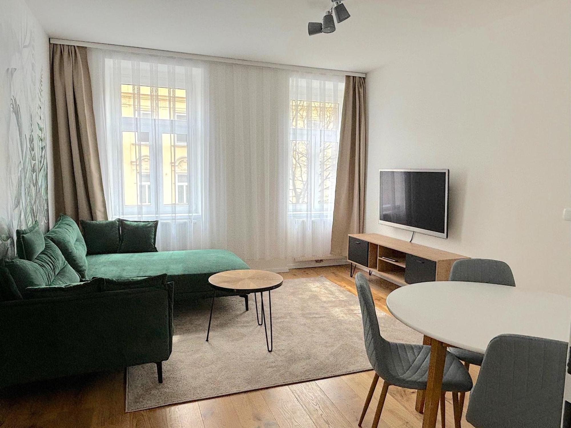 Traumhafte Wohnung Fuer 3, Grosszuegig, Walk In Dusche Viyana Dış mekan fotoğraf
