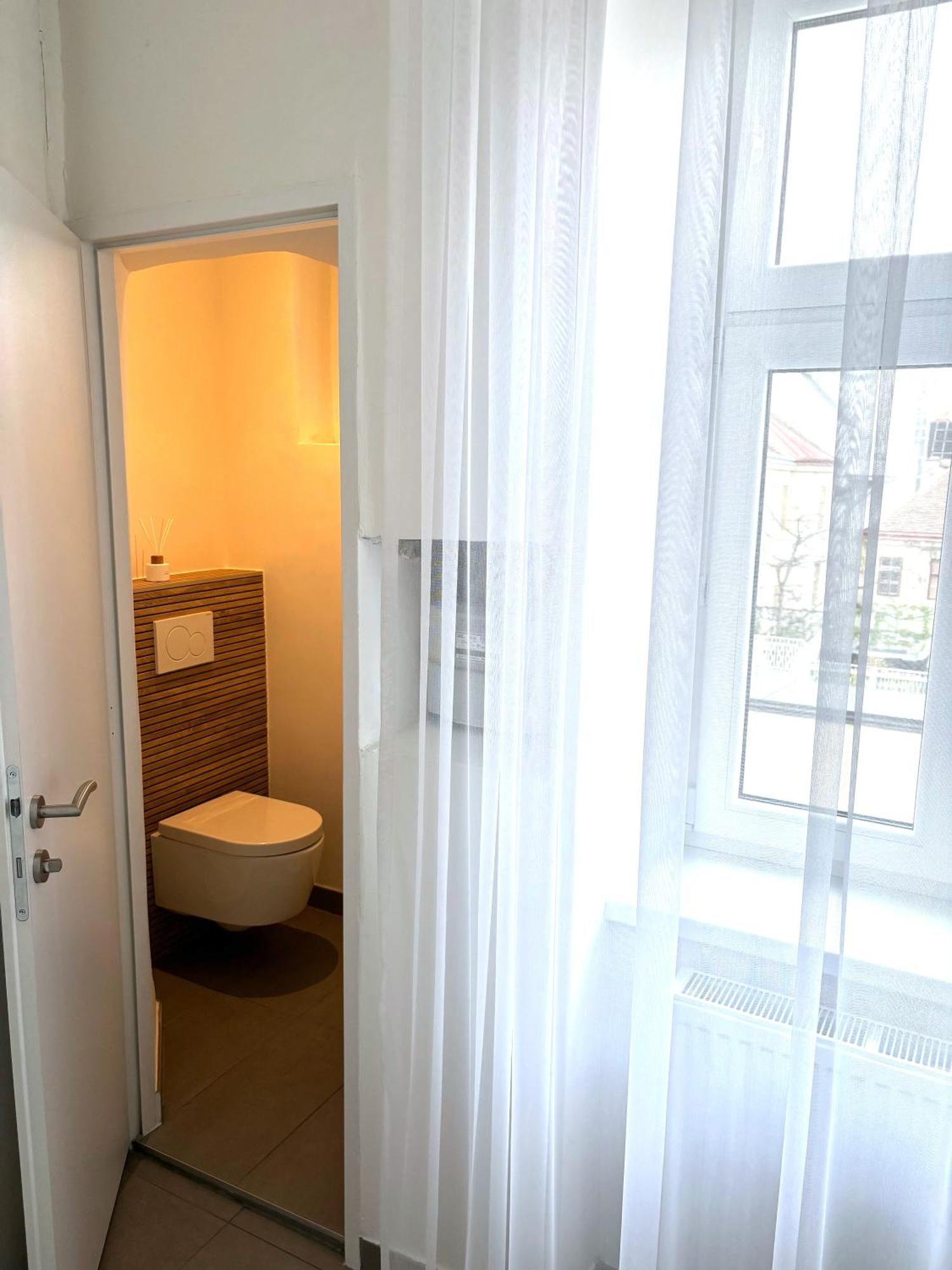 Traumhafte Wohnung Fuer 3, Grosszuegig, Walk In Dusche Viyana Dış mekan fotoğraf